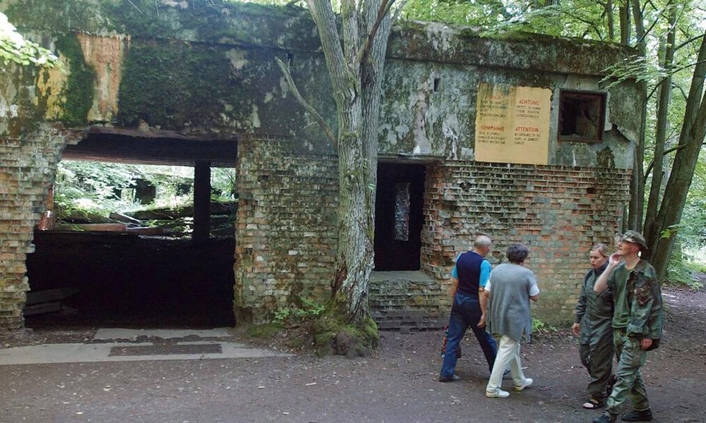 Θρίλερ με τους ακρωτηριασμένους σκελετούς που βρέθηκαν στο «Λημέρι του Λύκου», το σπίτι του ναζιστή Γκέρινγκ (Βίντεο)